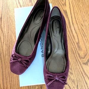 Bandolino low heel velvet pumps